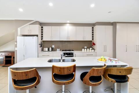 Stay Temora - Central Townhouse - 290A Hoskins