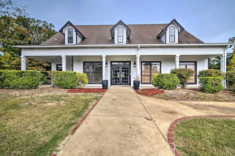 Starkvegas Clubhouse ~ 2 Mi to MSU Campus!