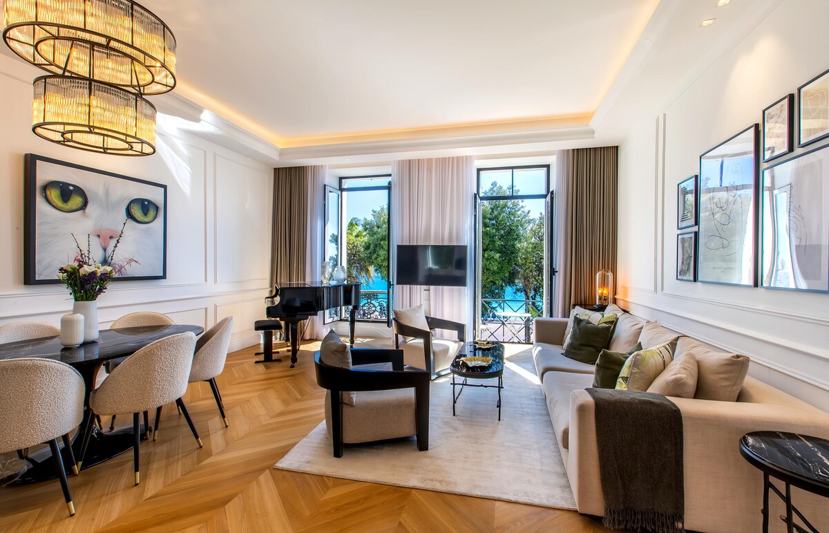 Top performing Airbnb: Quai Promenade New Seafront Balcony Air in Vieux Nice