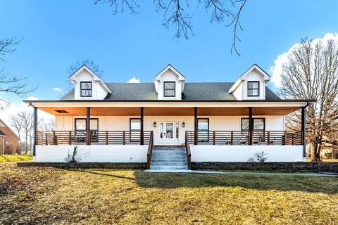 Corinth · 6BR Luxury -  20min to Downtown/Lake