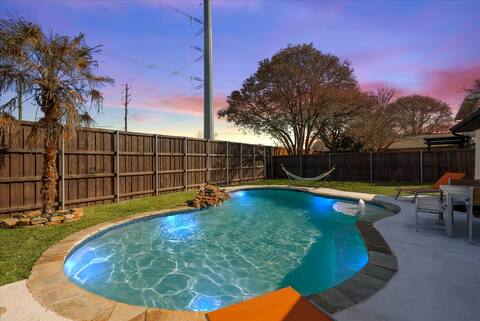 Perfect Getaway Home w Pool, Jacuzzi, Cinema Room