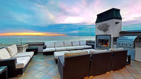 ON THE SAND! 5 Bedroom Beachfront Masterpiece