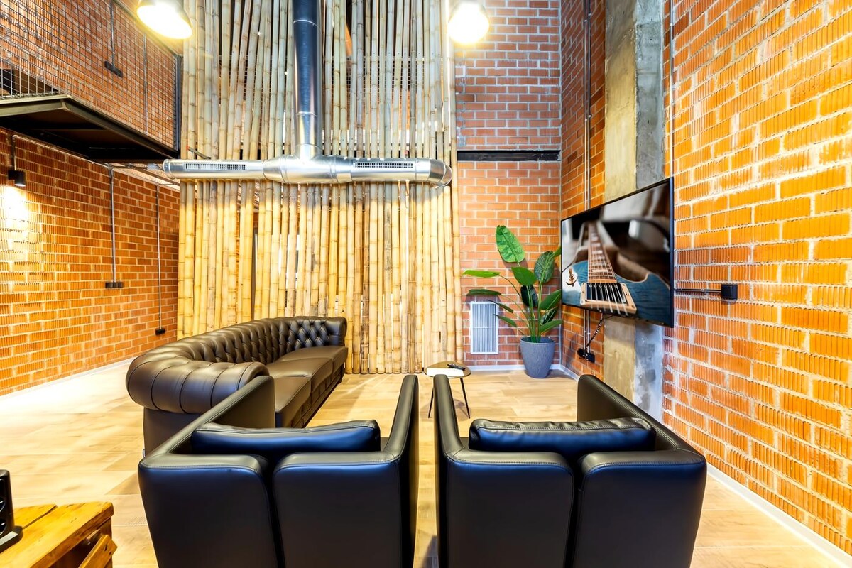 Airbnb con mejor rendimiento: Art Loft 01 'Jazz In' in Valencia en Pobles De L'oest