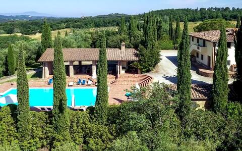 Villa Cerretello * Villa Cerretello Sleeps 22
