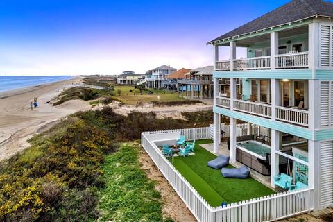 Beachfront + Pool: Fire Pit-Fenced Yard