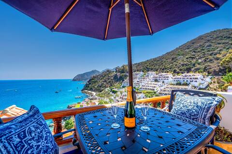 Oceanfront villa w/ One of a kind Amazing View