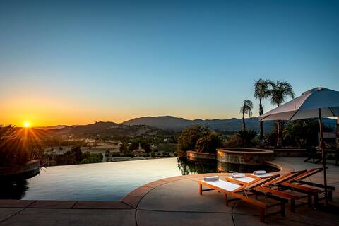 Vineyard View by Fieldtrip | 8 Bd w Infinity Pool