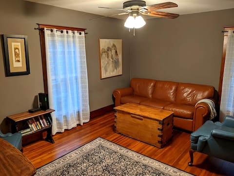 Large Bakery Apartment - Central Downtown Location