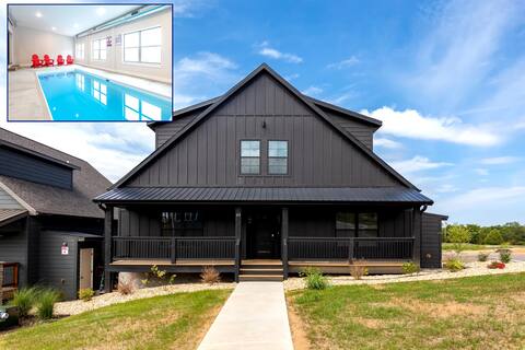 New 10 Bedroom Suites w Private Heated Indoor Pool