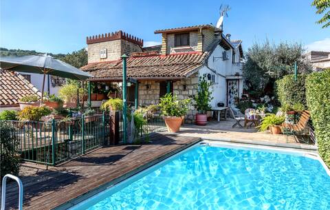 Beautiful home in Alvignano with kitchen