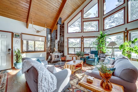 Munds Park Cabin: A/C, Grill, & Fire Pit!