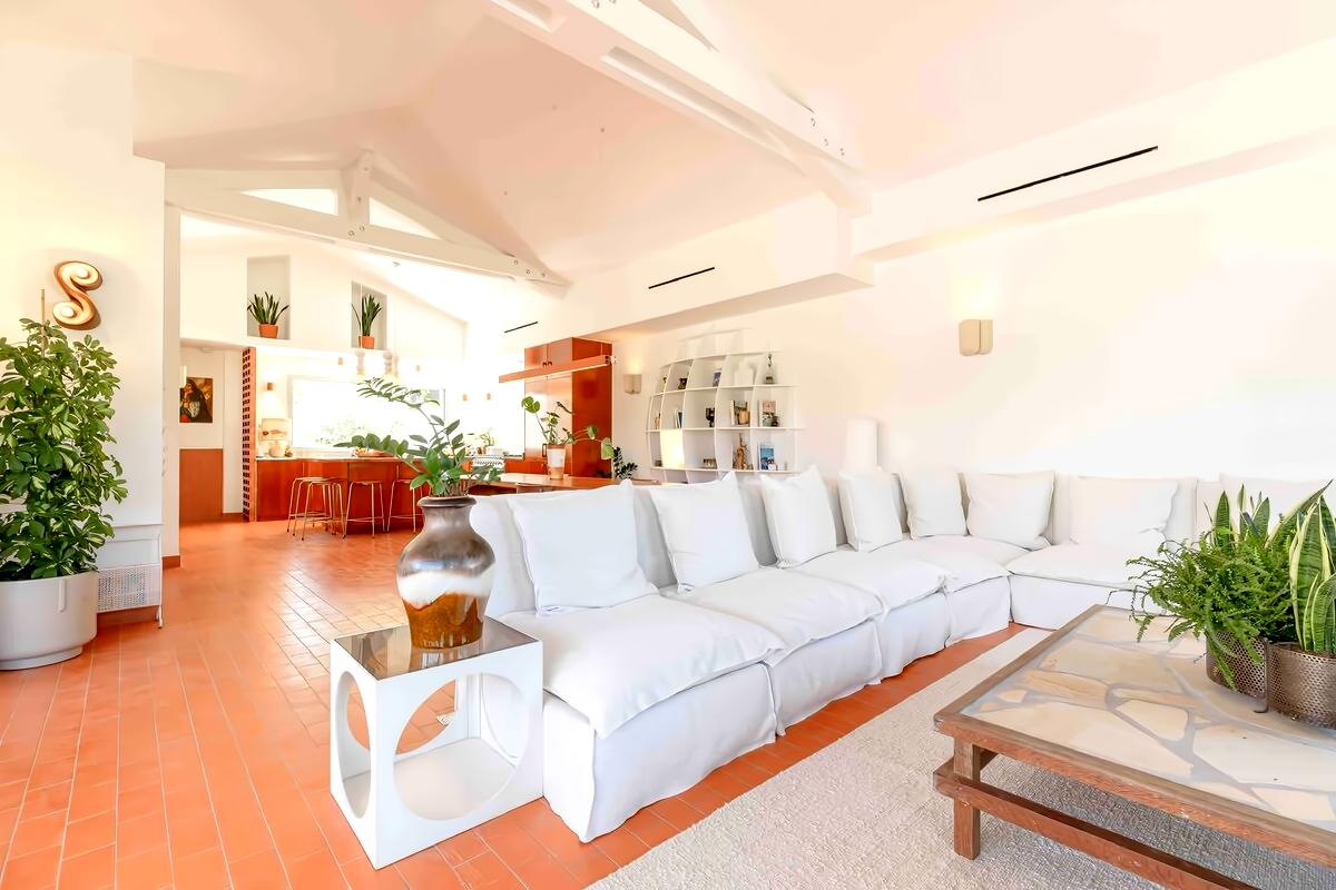 Popular Airbnb listing: Exceptional House in Saint-Rémy Centre – Swimming Pool in Saint Rémy De Provence