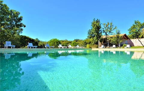 2 bedroom stunning home in Mejannes le Clap