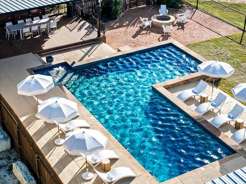10 Bedroom Escape - Pool | Hot tub | Pickleball