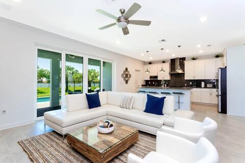 6BR, beach home w/ Private Pool & Game Room