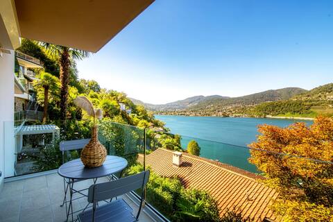 Modern apt. with panoramic lake view (LA PALMA 1)