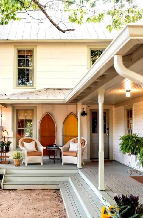Charming Farmhouse: A Vintage Lover’s Dream