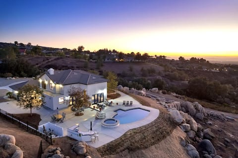 Chateau Evie James - High End Luxury Home w/POOL