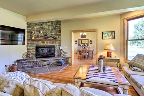 Fruita Victorian Home w/ Hot Tub + Mountains!