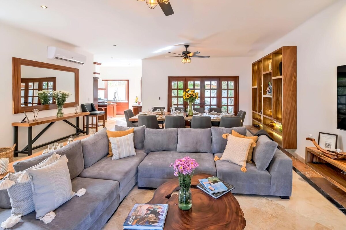 Private Pool Villa Downtown | Smart TVs w/Netflix - Houses for Rent in Cancún, Quintana Roo, Mexico - Image 1
