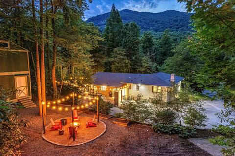 Family Fun: Mini-Golf, Hot Tub, Firepit, Arcade