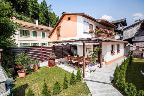 Lovely Apartment with Terrace & Garden in Kobarid