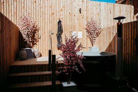 Tap Cottage with Hot Tub - Ulverston