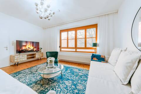 House with Garden, Danube View, Terrace & Barbecue