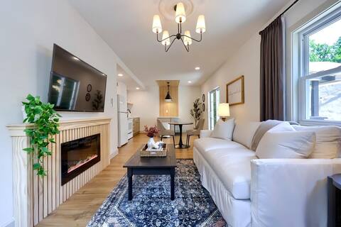 Luxe Stay for Two w/ Private Hot Tub & Patio