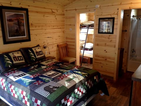 Virginia Creek Settlement - Family Queen Room
