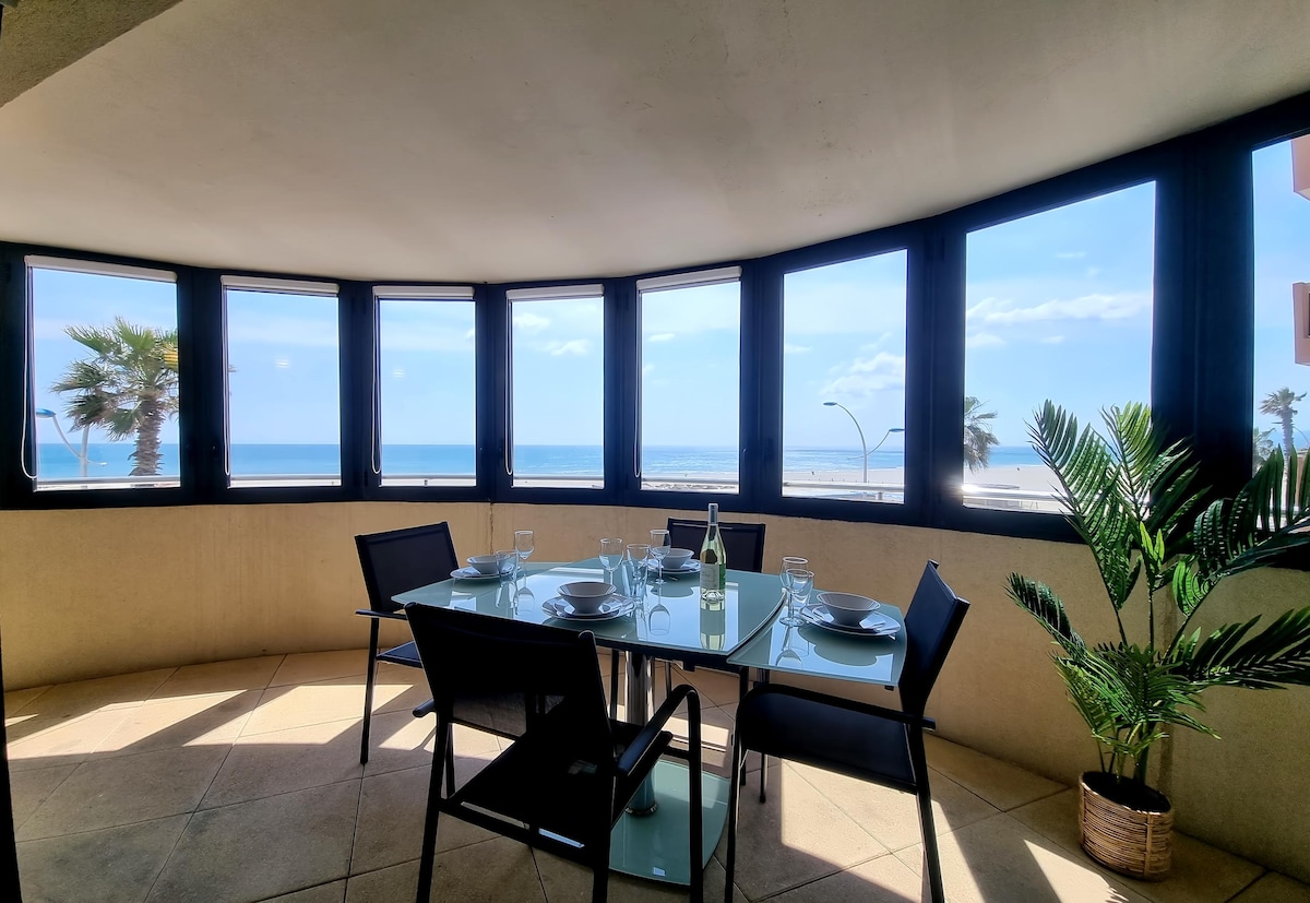 Annonce Airbnb populaire: Le Sea View – Sea View – Parking – Wi-Fi à Canet En Roussillon