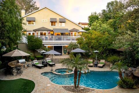Luxury 5br/3.5ba w/Pool & Hot Tub