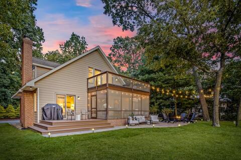 Harbor View Haven | Waterfront w/ HOT TUB + Dock!