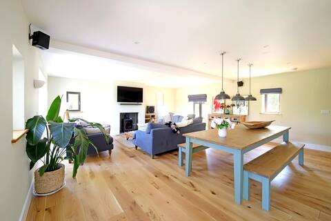 Contemporary Cottage & Garden in Dorset
