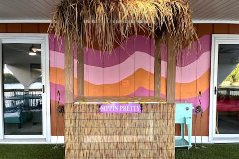 Skip the City- Bachelorette Lake House in So ILL!