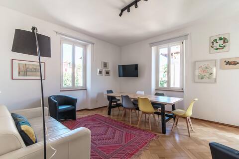 Apt. near the station (Giuka Apartment)