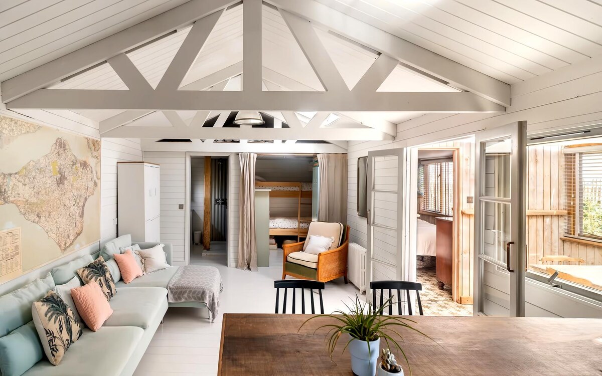 Top performing Airbnb: The Cabin - Freshwater Bay in Freshwater