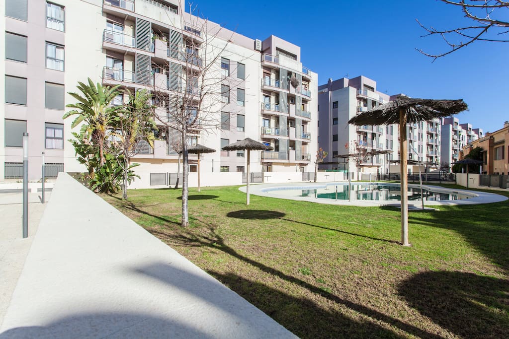 urbanización cerrada con piscina