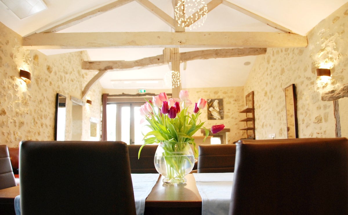 Successful Airbnb property: Gîte Piscine Pool house Cuisine pro au TAPASON in Gers