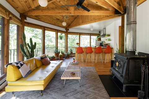 Top Airbnb: the tree house, Wood Fired Hot Tub/Barrel Sauna in Narrowsburg
