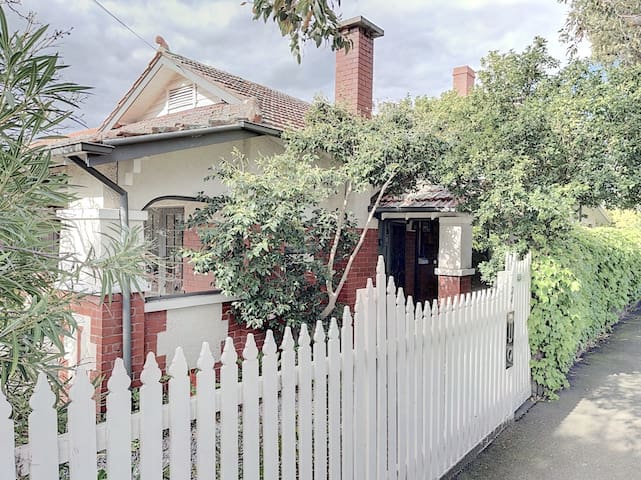 4bedroom Bungalow Brighton walk Martin St/Bay St gallery image 3