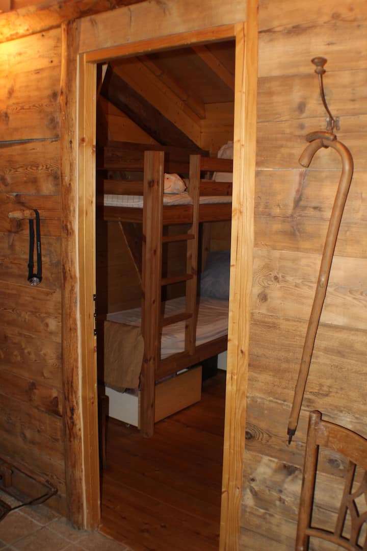 Საერთო საცხოვრებელი: 5 საწოლი იდეალურია ბავშვებისთვის ან/და
მოზარდებისთვის