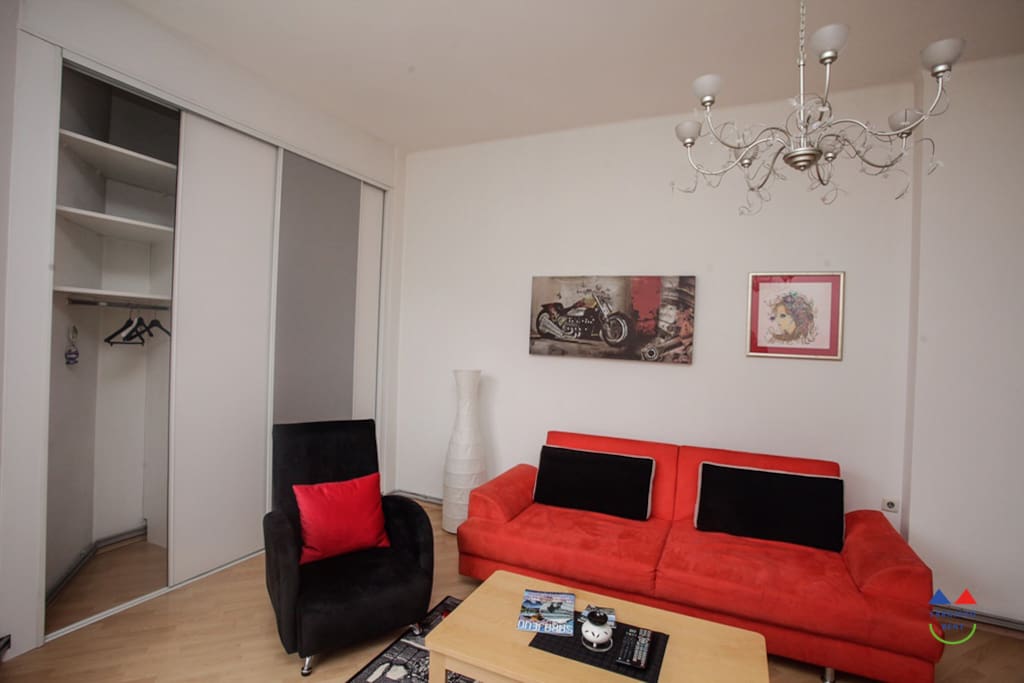 Living room with extendable sofa