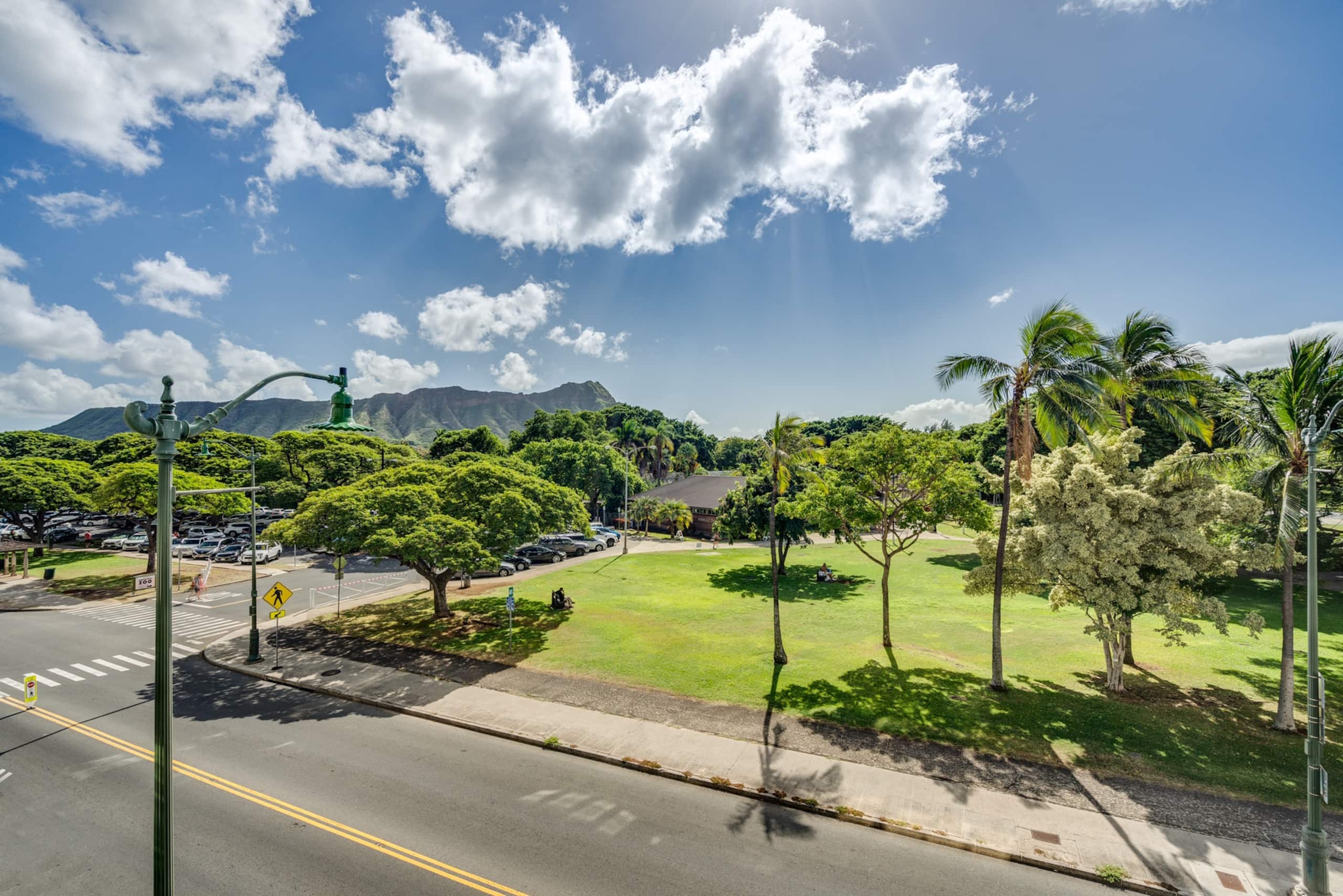 Waikiki Bungalow - Image 16