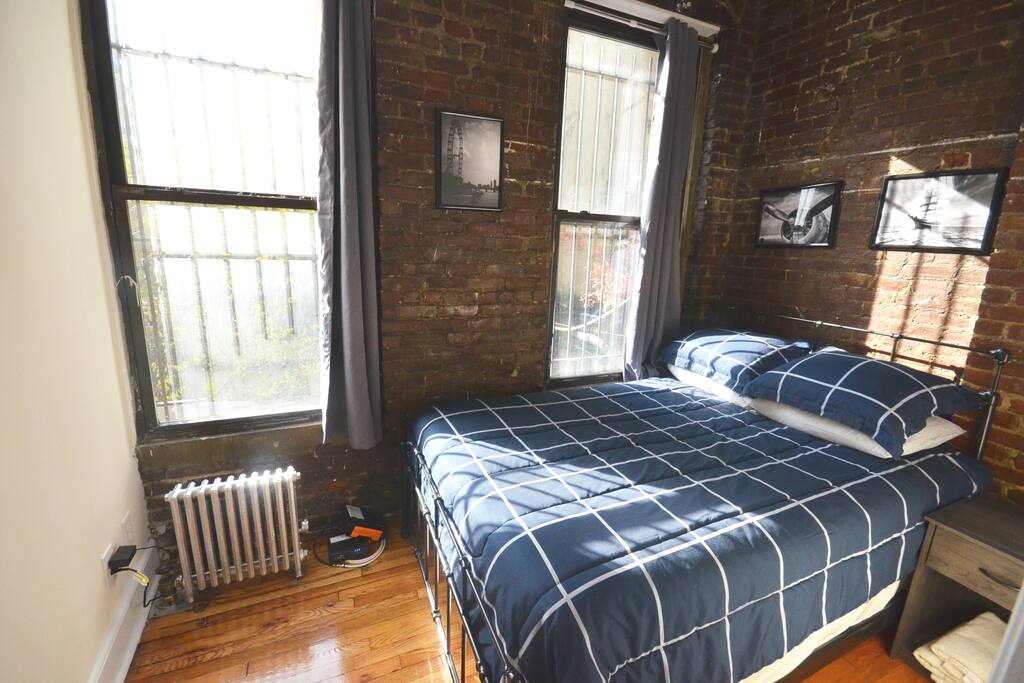 Clean linens and towels provided