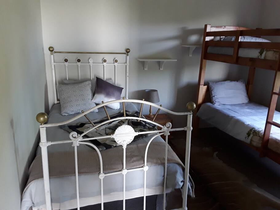 Offering 2 bedroom cottage