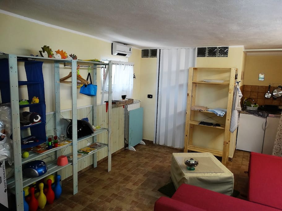 Main room with kitchencorner to the right and bathroom to the left.