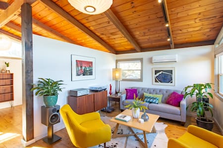 Hello Bungalow! Special rates now & Steps to beach