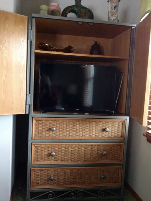 TV in King Suite