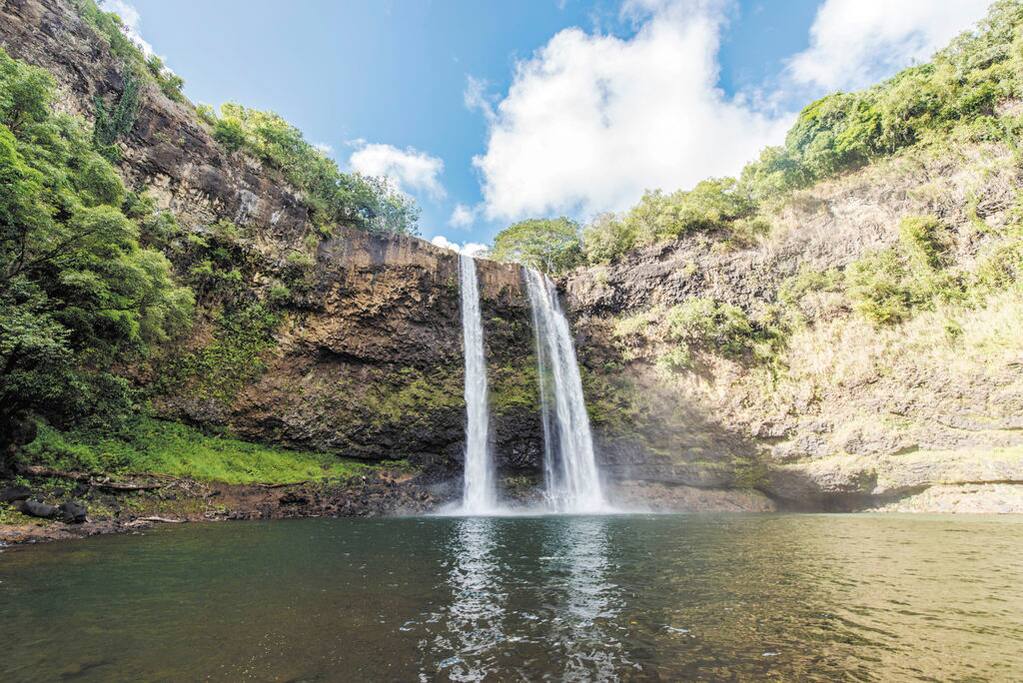 The secret path down to Waialua falls is amazing!